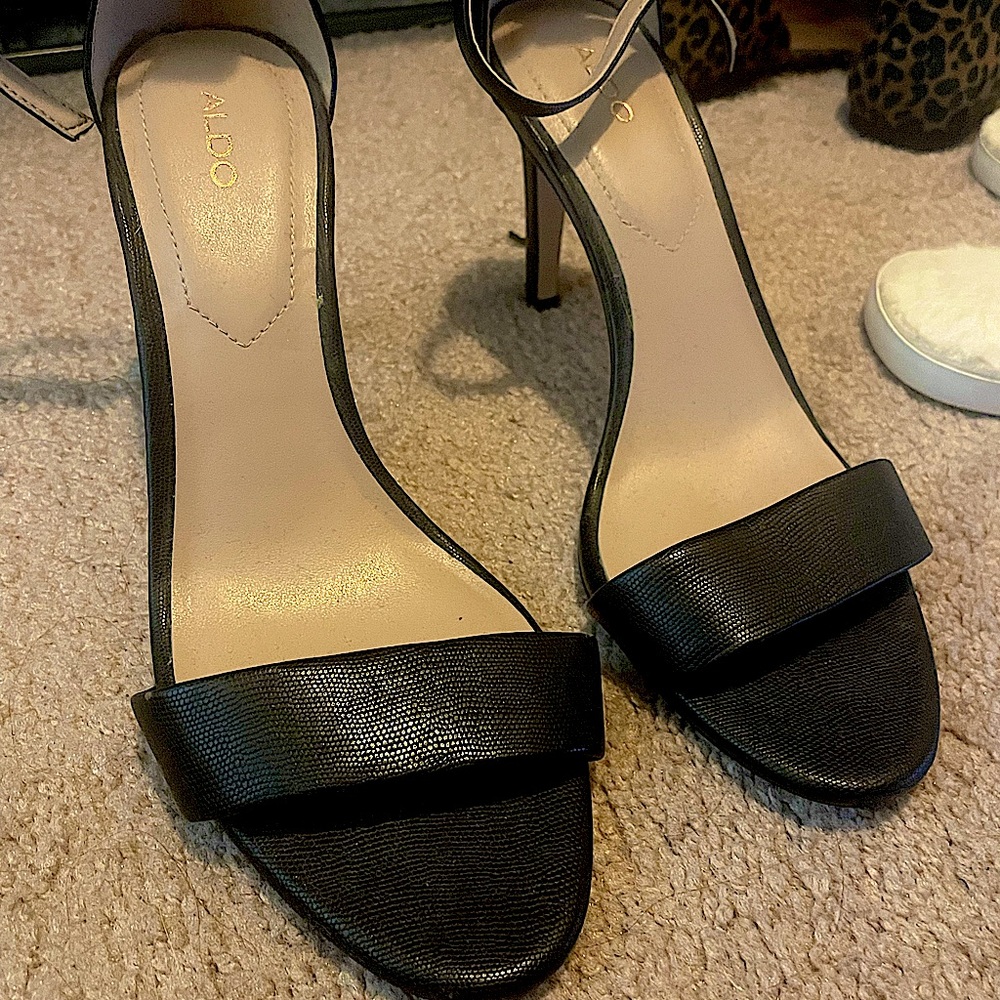 ALDO sandals - excellent like new condition